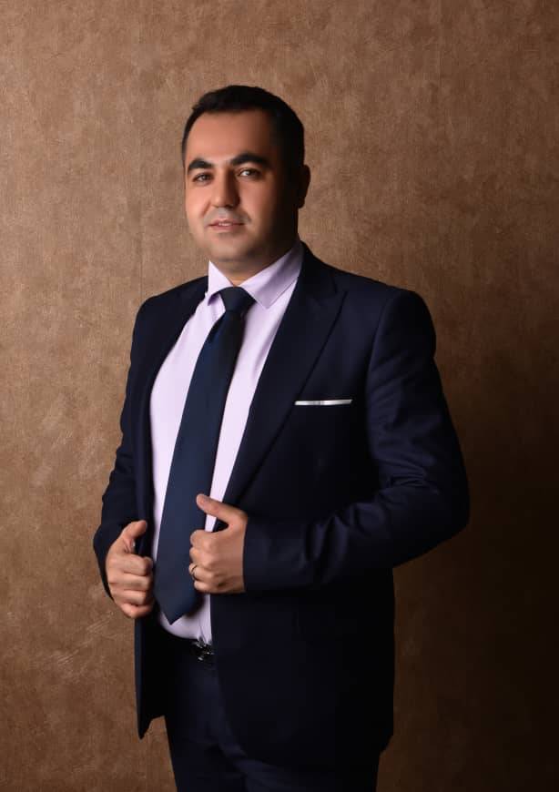 آرش عزیزی